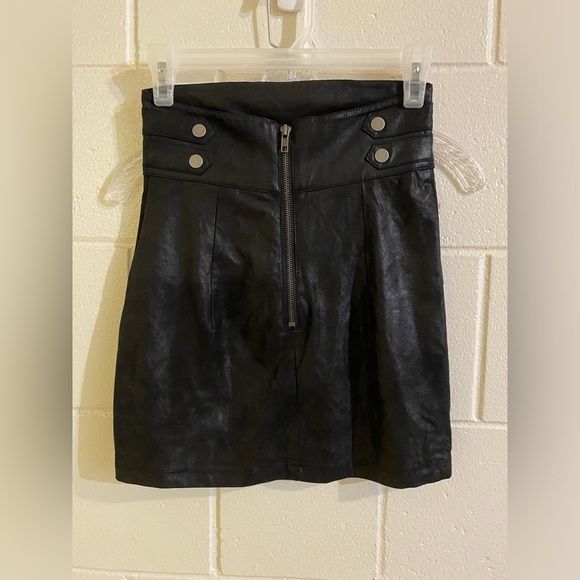 H&M goth punk faux leather high waist mini skirt - Picture 3 of 6